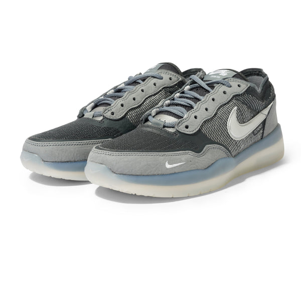 Nike SB PS8, Cool Grey / Metallic Silver
