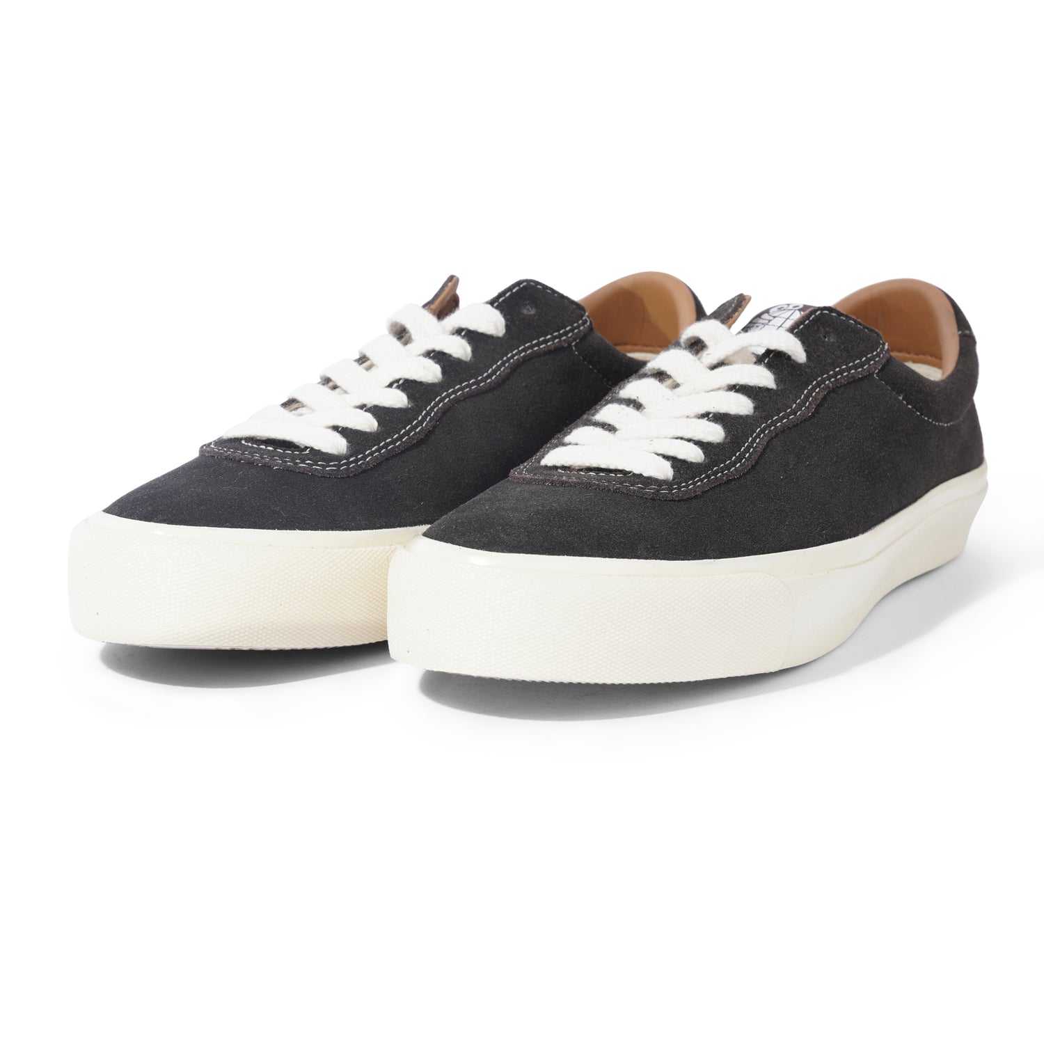 VM001 Lo Suede, Coffee Bean / White