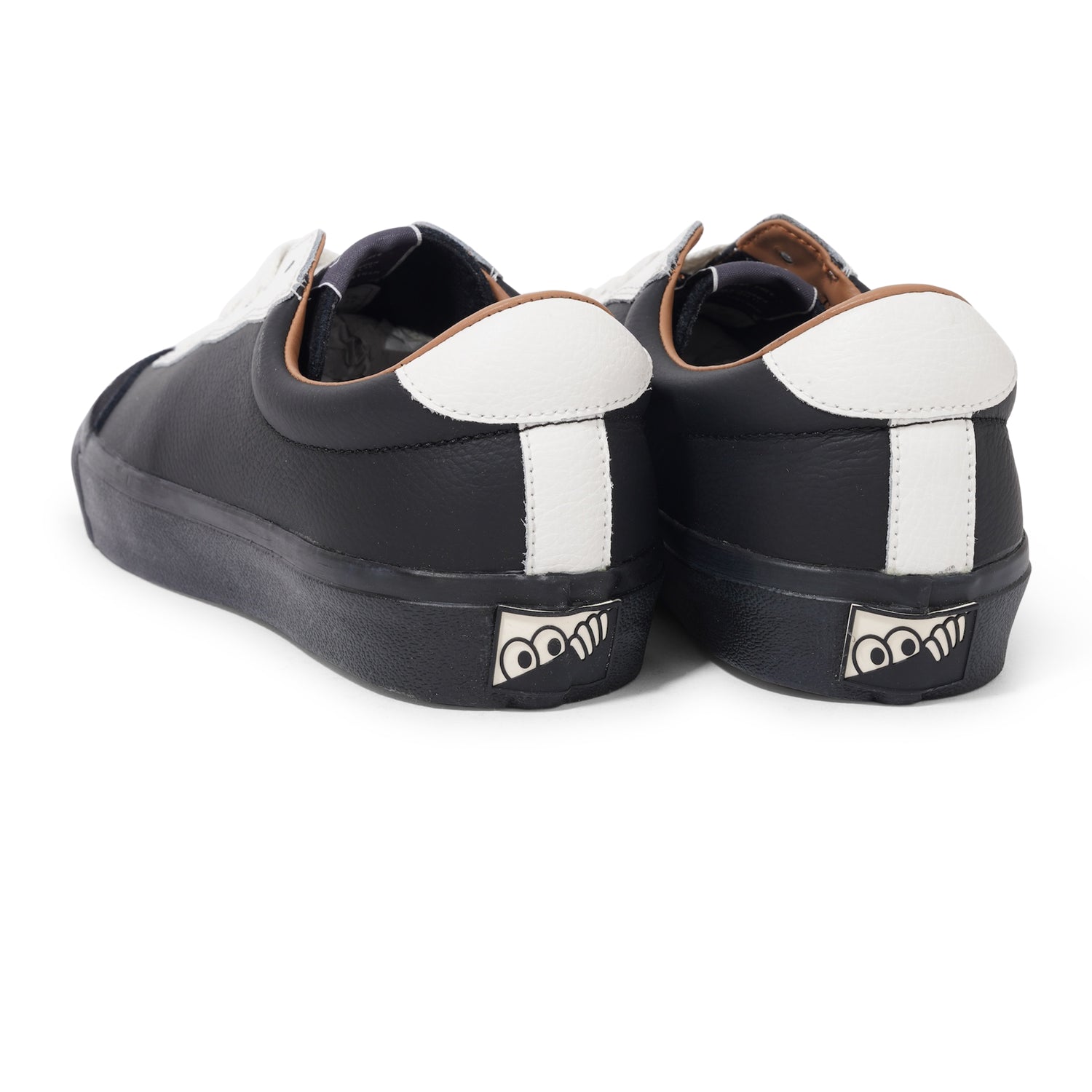 VM0004 Milic, Tuxedo / Black