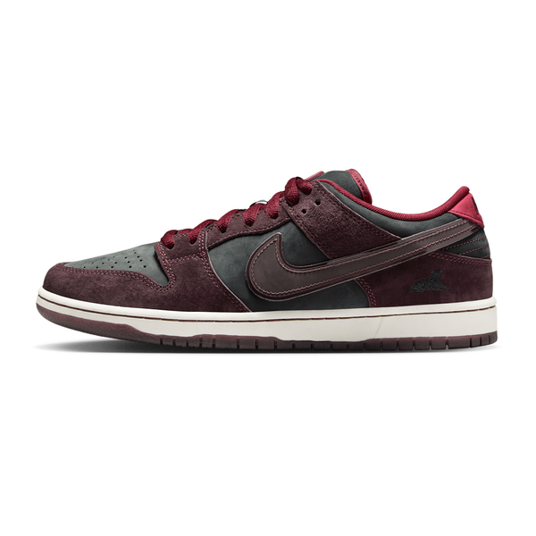 Nike SB Dunk Low Pro 'Riot Skateshop', Mahogany / Dark Beetroot