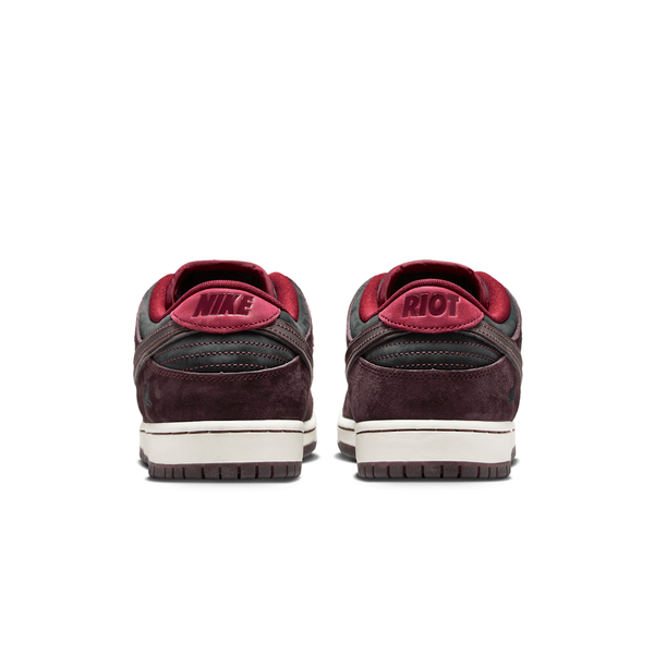 Dunk Low Pro 'Riot Skateshop', Mahogany Dark Beetroot