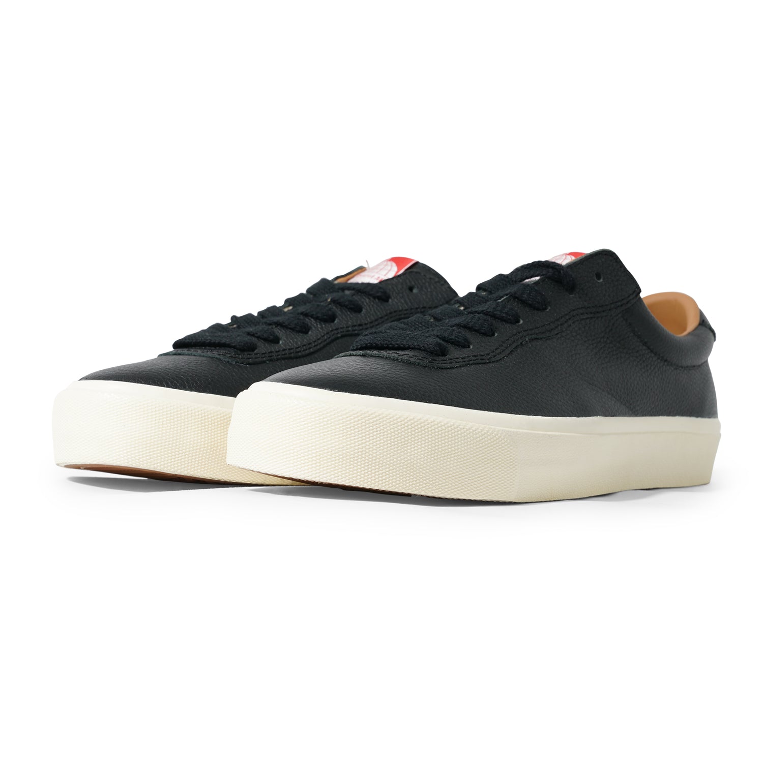 VM001 Leather Lo, Black / White