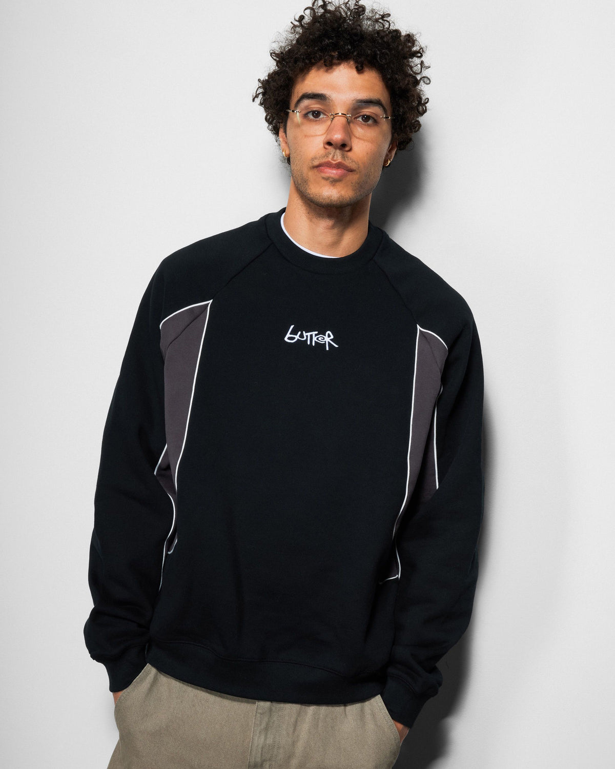 Tread Crewneck, Concrete / Moss