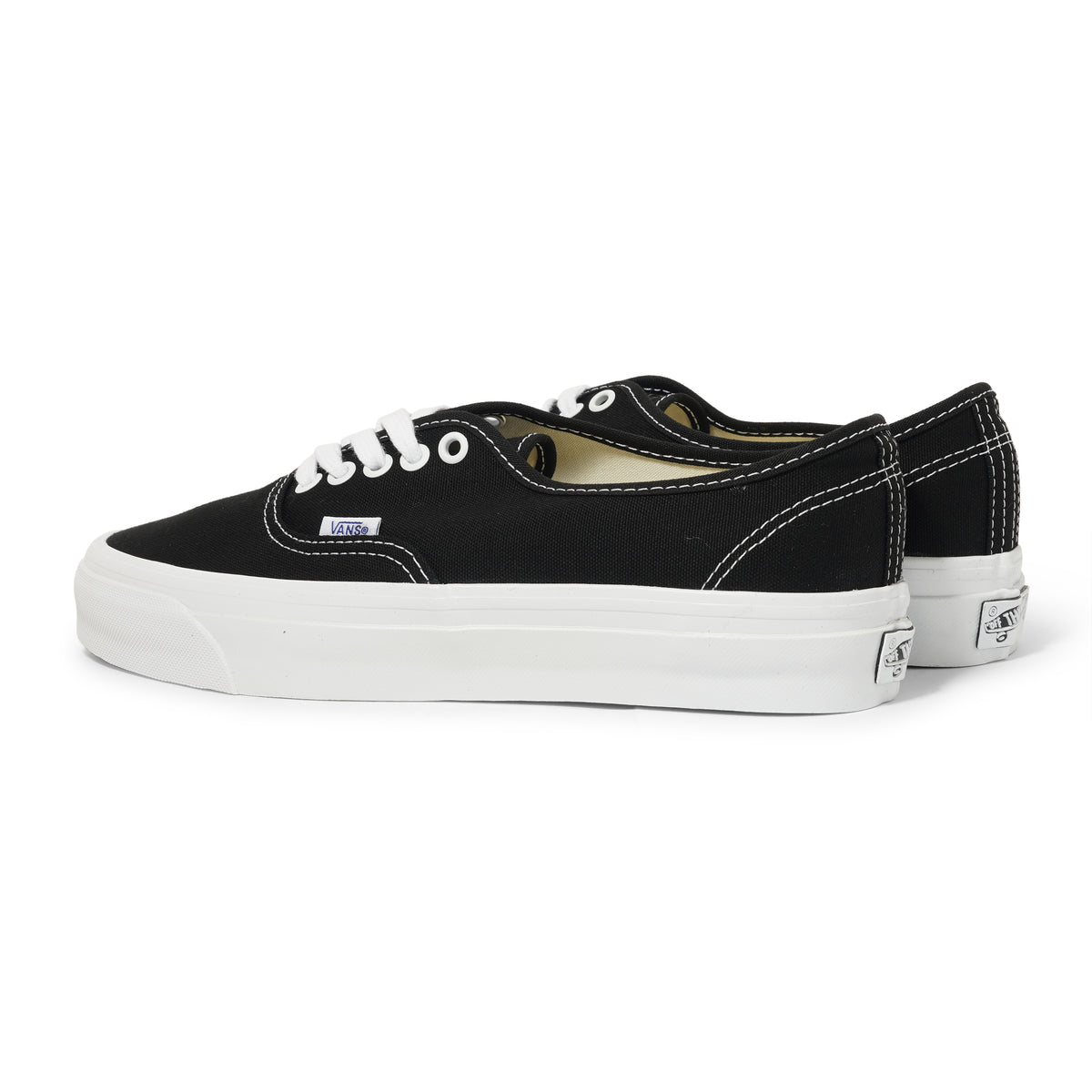 Premium Authentic 44, LX Black / White