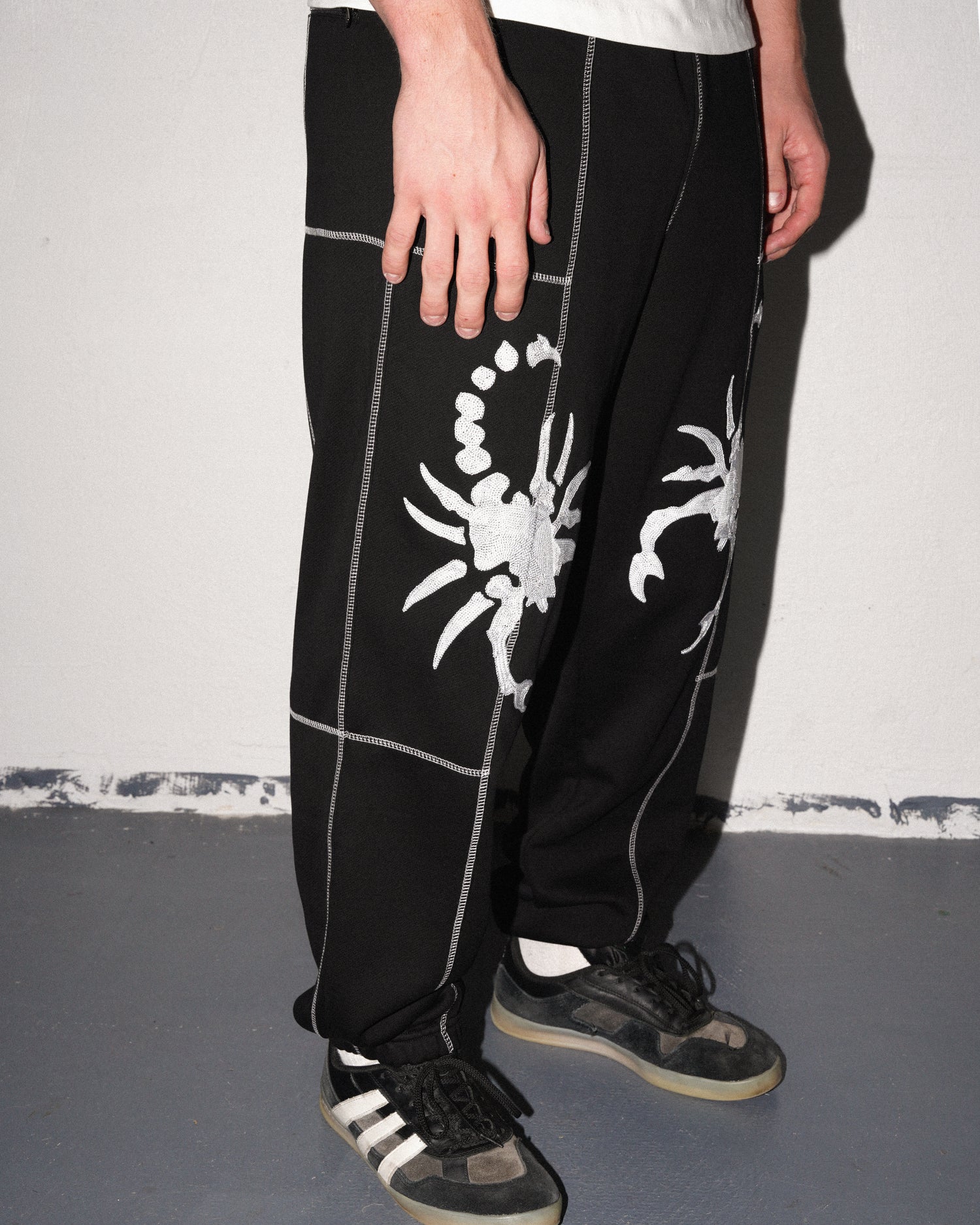 Double Scorp Sweatpants, Black