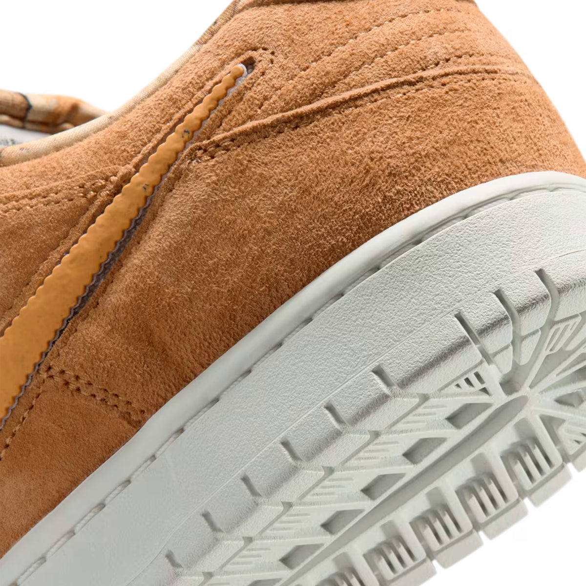 Note Manchester x Nike Dunk SB Low, Flax / Summit WhiteWhite