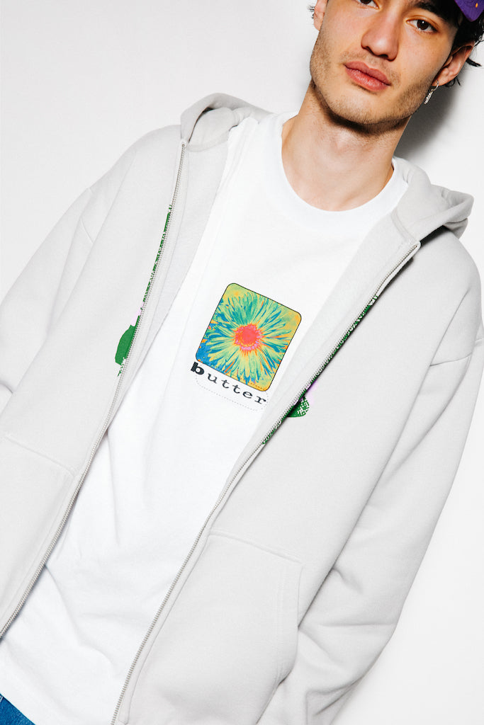 Daisy Tee, Canteen
