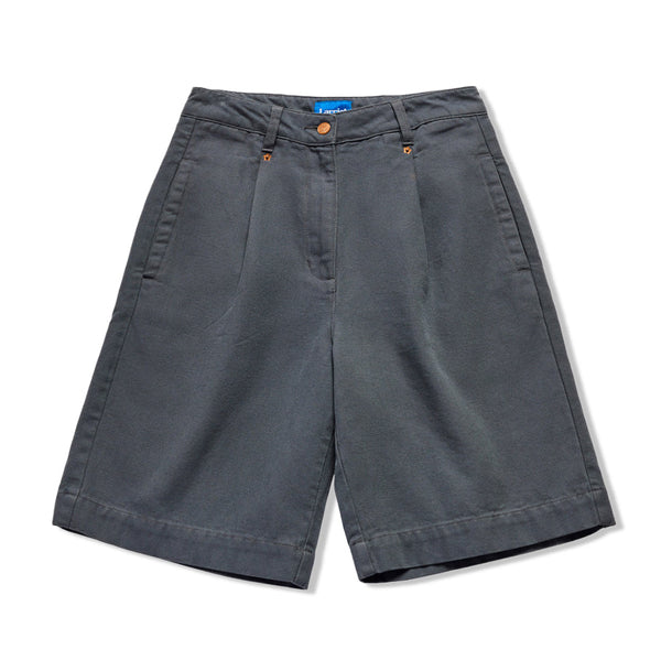 Larriet Lyu Short, Charcoal