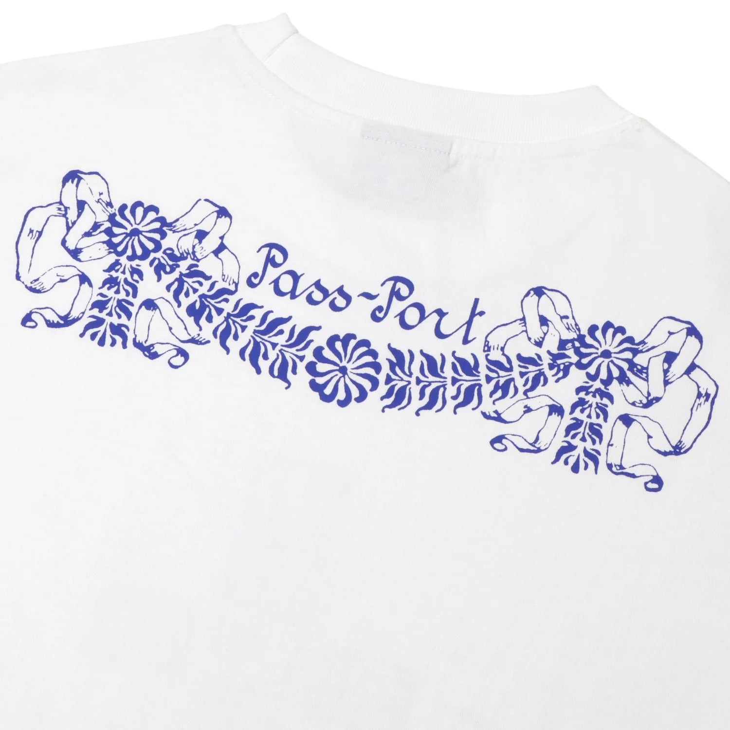 Kollaasi Tee, White