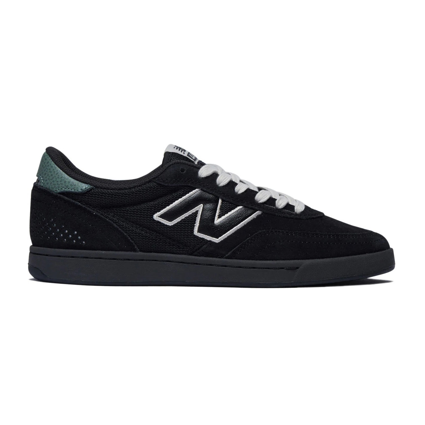 Numeric 440 V2, Black / White